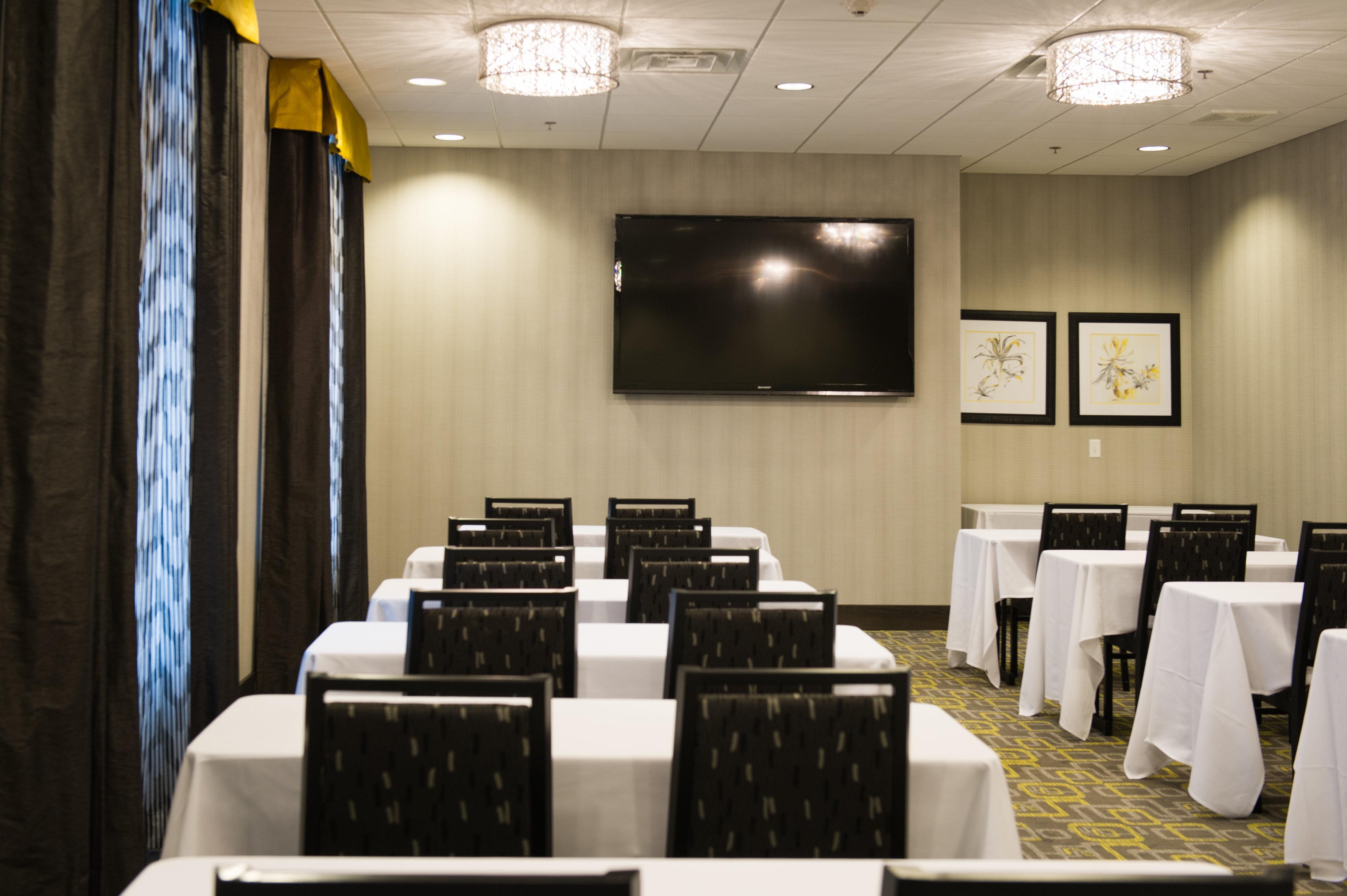 Holiday Inn Express And Suites Madison Central By Ihg Екстер'єр фото